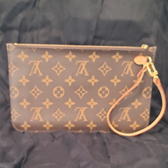 Louis Vuitton Handbags - NEW!! Louis Vuitton Monogram Pouchette